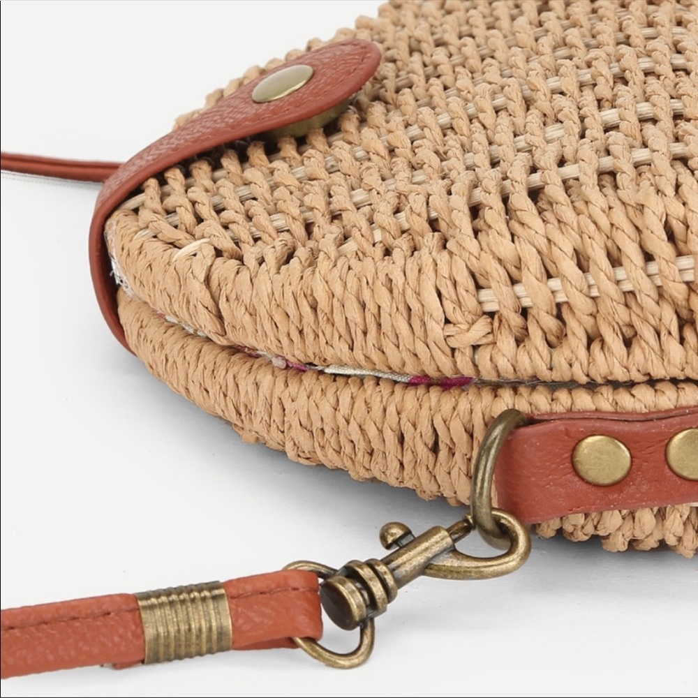 Won’t Last!  Semicircle STRAW Crossbody Bag - Picture 2 of 4